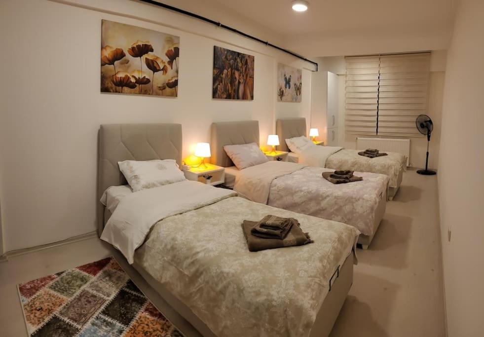 1 Min To Metro, Cosy Flat For 8 Guests, 2nd Floor Apartment *