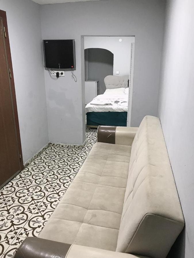 Tekyamac House *
