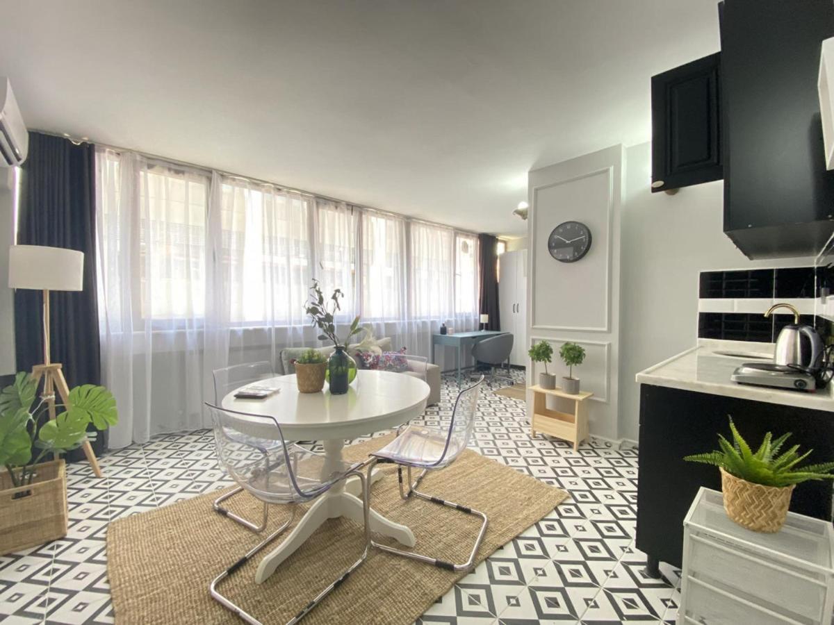 Refreshing And Central Studio Flat In Kabatas Istanbul