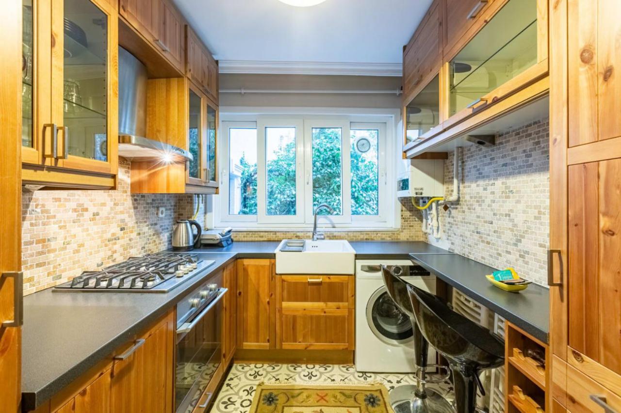 Cozy Flat With Outstanding Bosphorus View In Beyoglu *