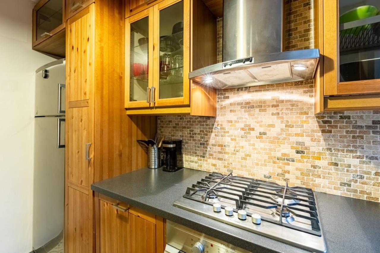 Cozy Flat With Outstanding Bosphorus View In Beyoglu