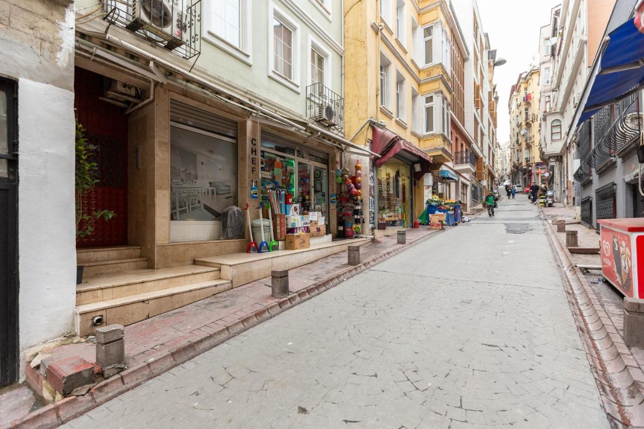 Galata Port *