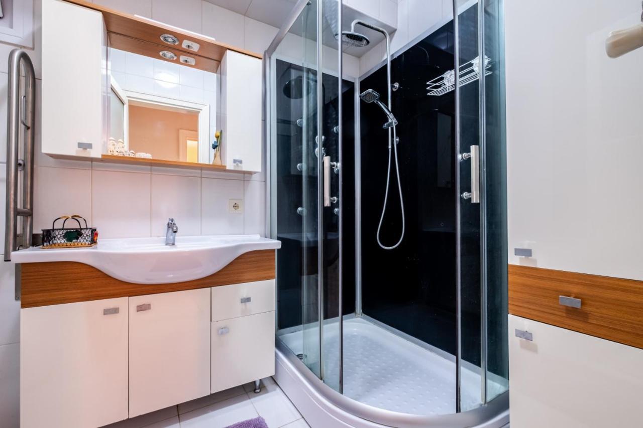 Chic Flat With Balcony Close To Caddebostan Shore İstanbul