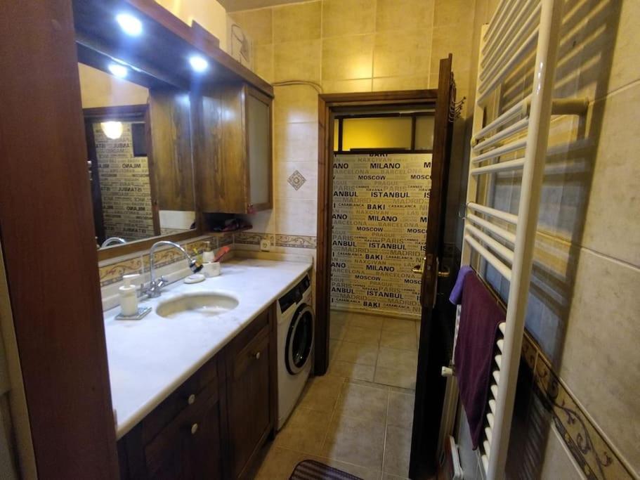 15 Min To Saw Airport + 5 Min To Metro Apartment Istanbul