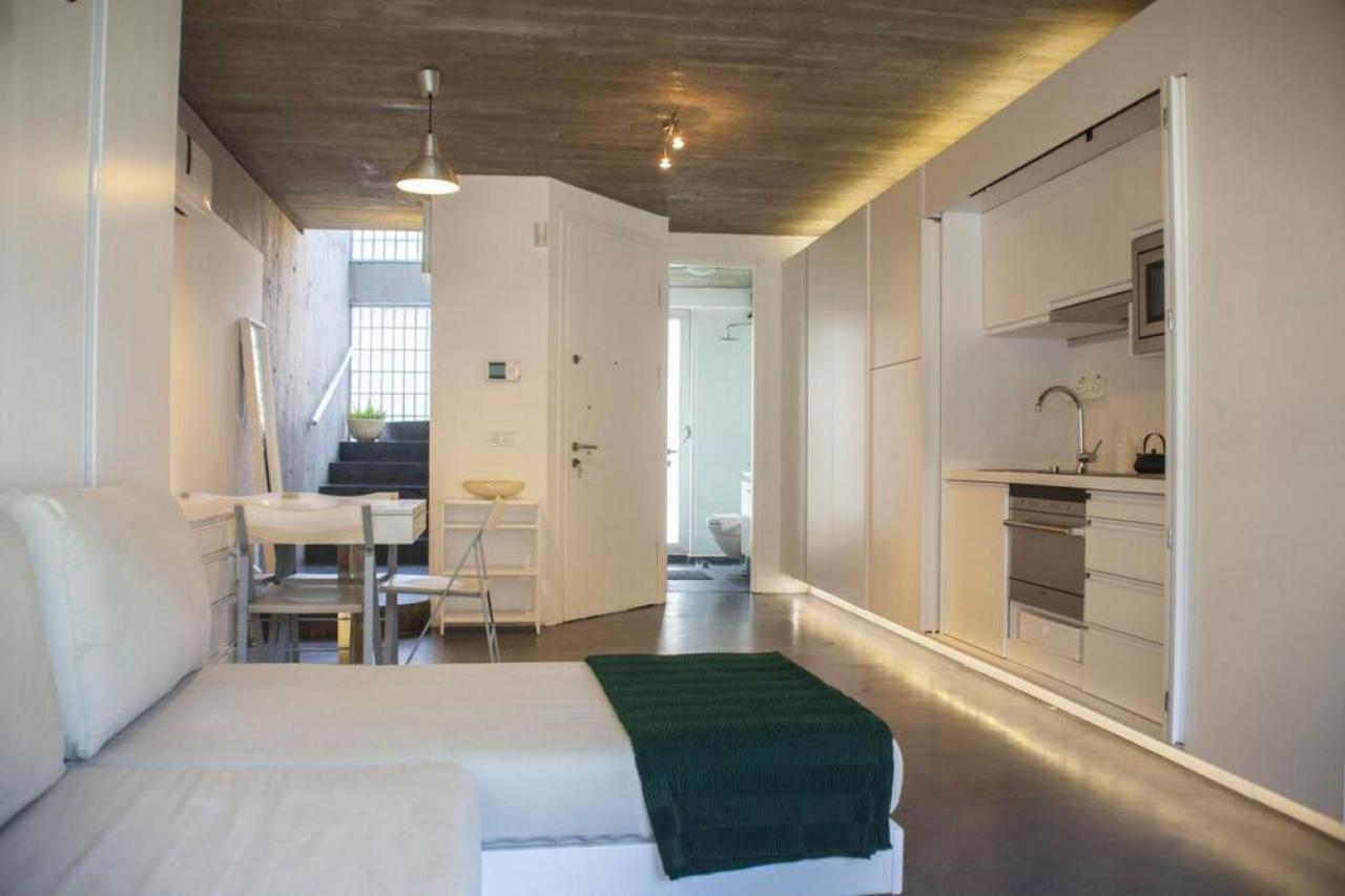 Sleek And Duplex House In Beyoglu