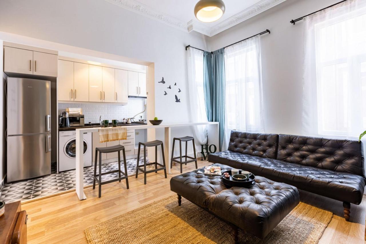Stylish Flat 5 Min To Taksim Square In Beyoglu Apartment *