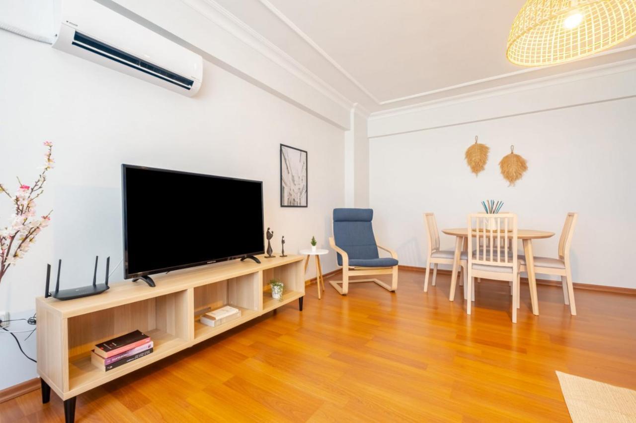 Splendid Flat With Location In Sisli *