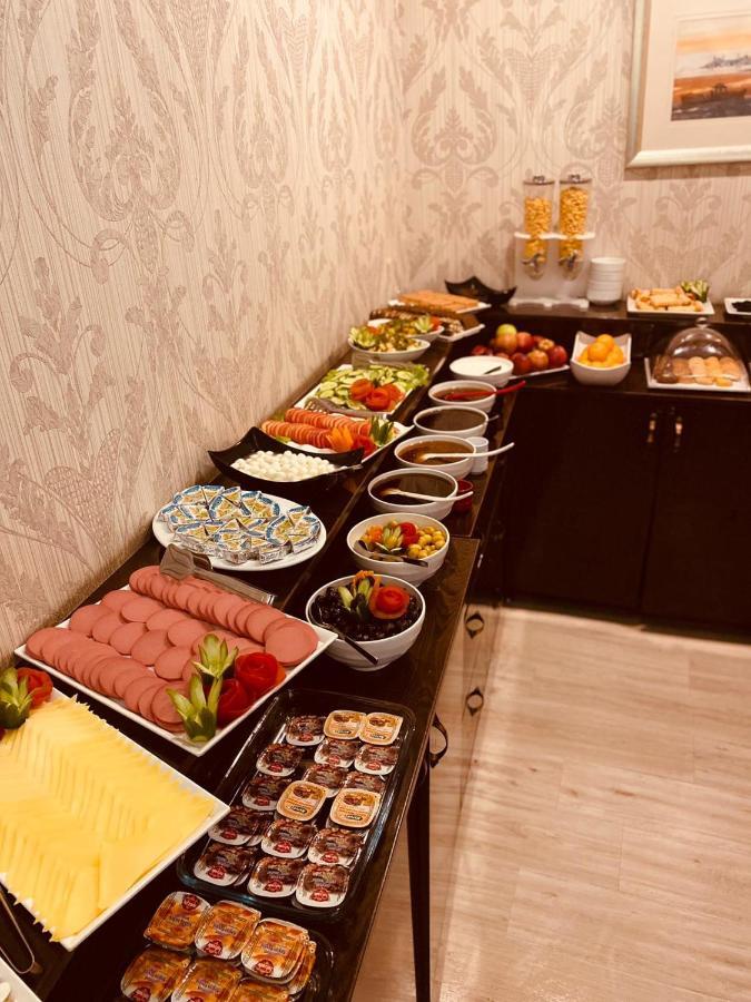 Adora Cafe & Restaurant