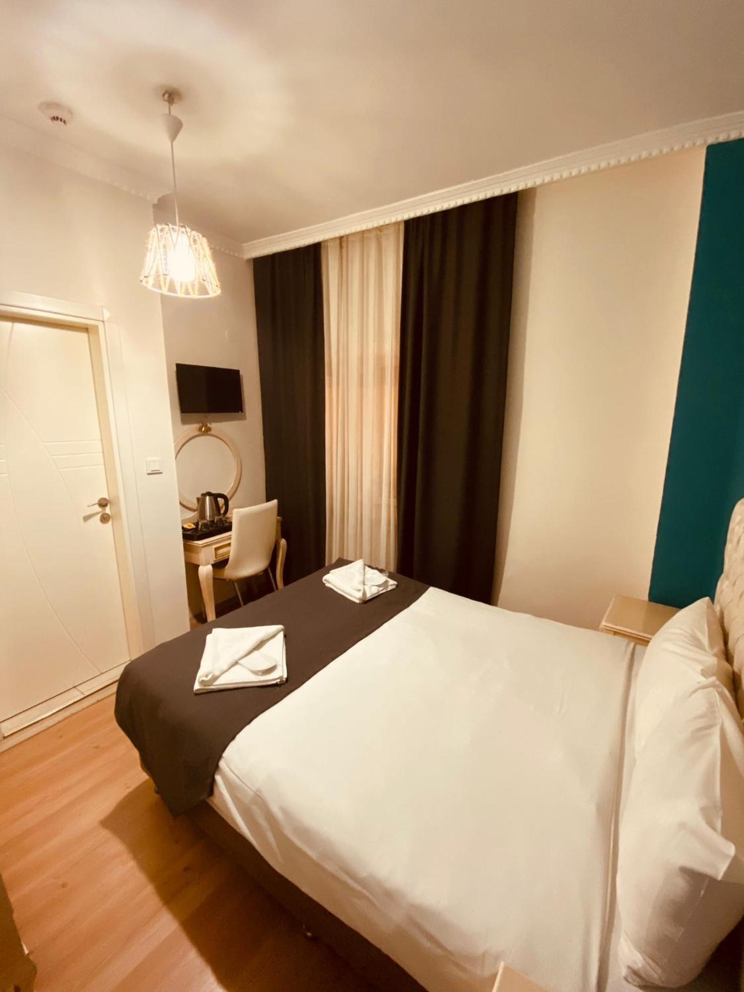 Adora Cafe & Restaurant Otel İstanbul
