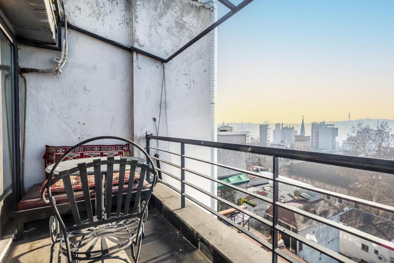 Daire Authentic Flat With Excellent Location In Beyoglu *