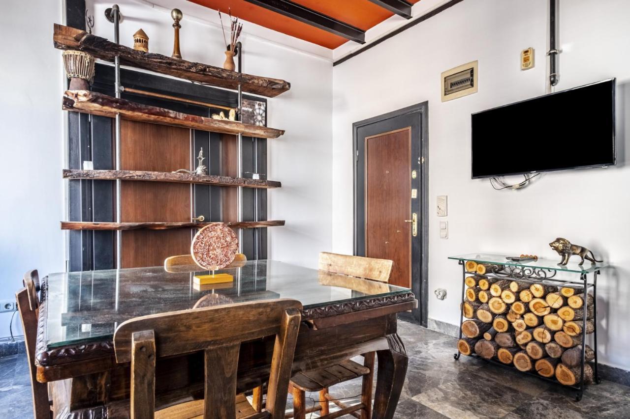 Authentic Flat With Excellent Location In Beyoglu Apartment