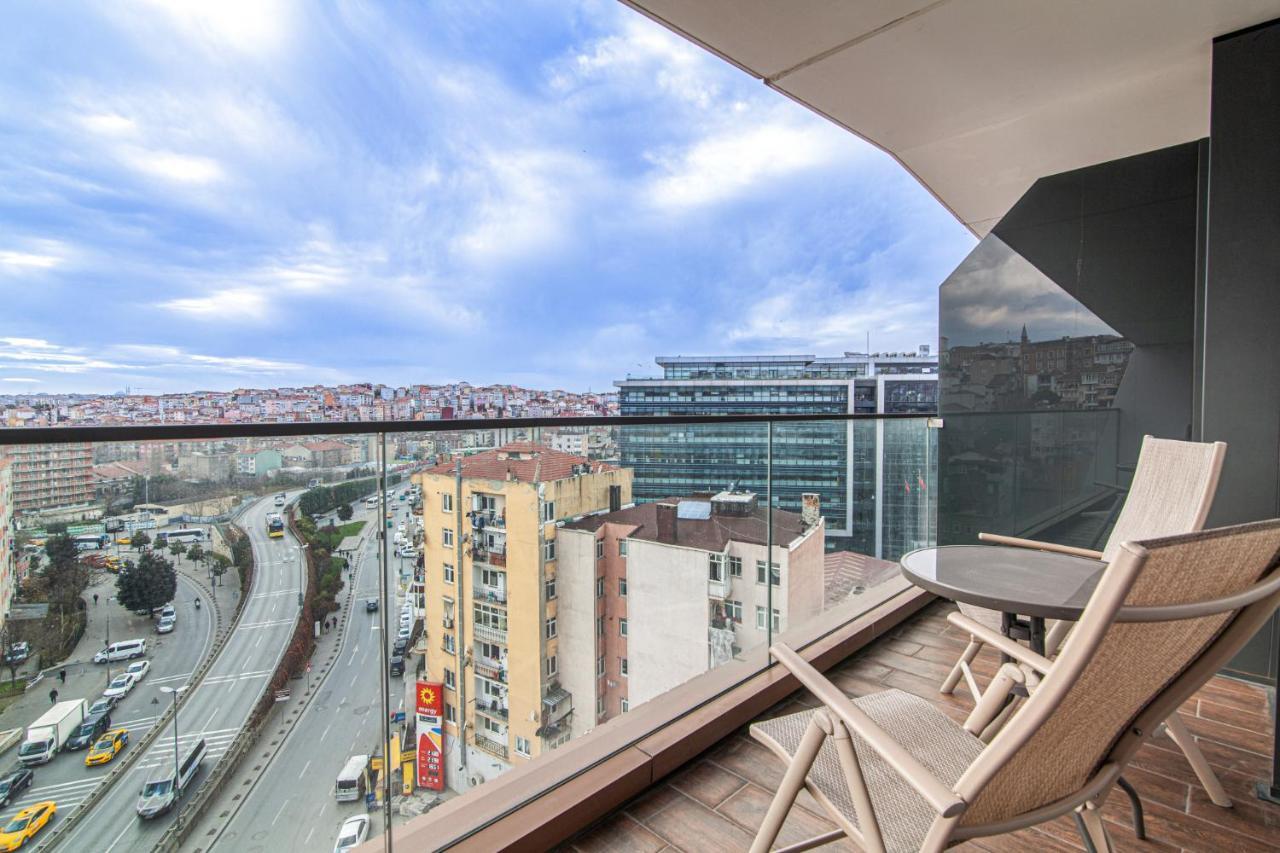 Centrally Located Flat With Balcony In Beyoglu Daire İstanbul