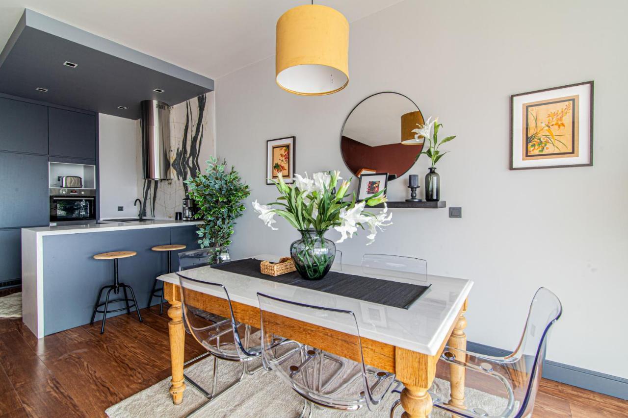 Daire Centrally Located Flat With Balcony In Beyoglu