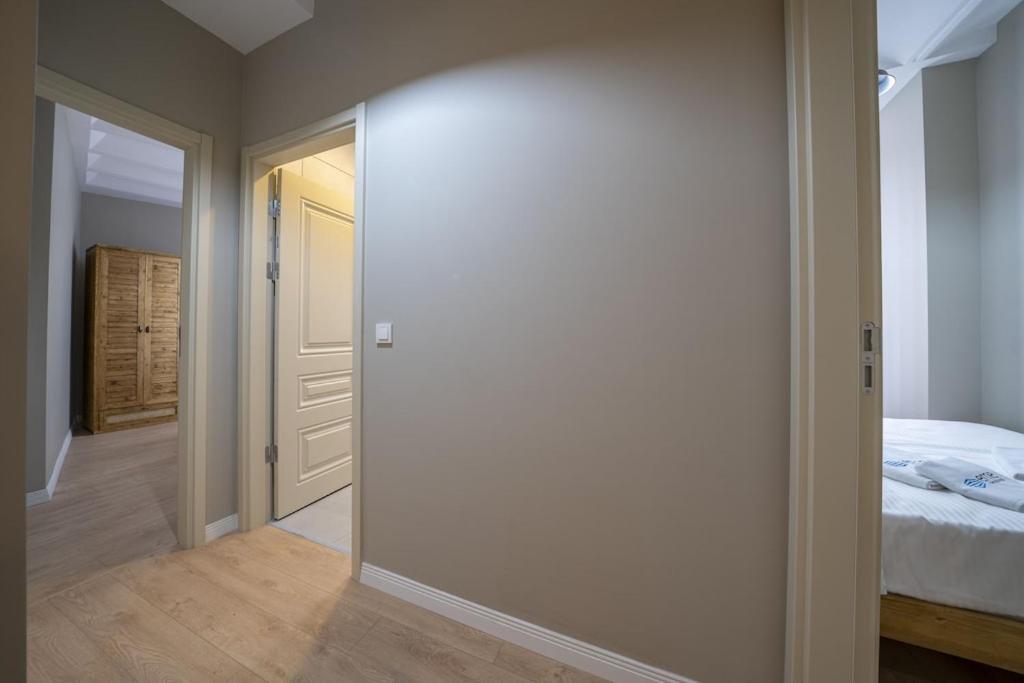 Historic 2 Bedroom Galata Apt-heart Of Kuledibi 1 *