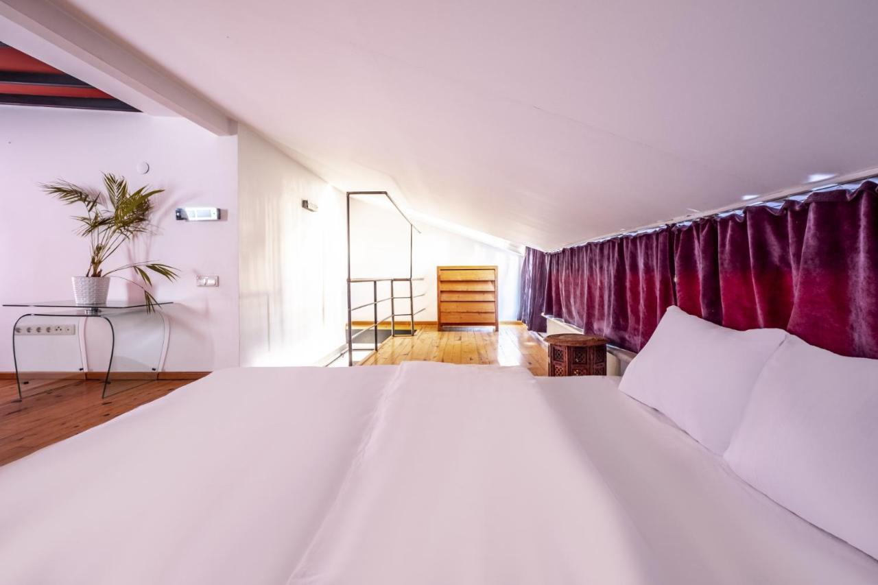 Daire Authentic Flat With Excellent Location In Beyoglu *