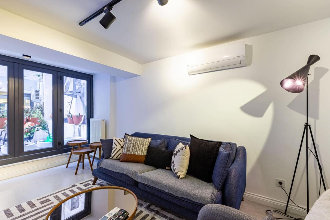 Excellent Flat With Lovely Backyard In Cihangir