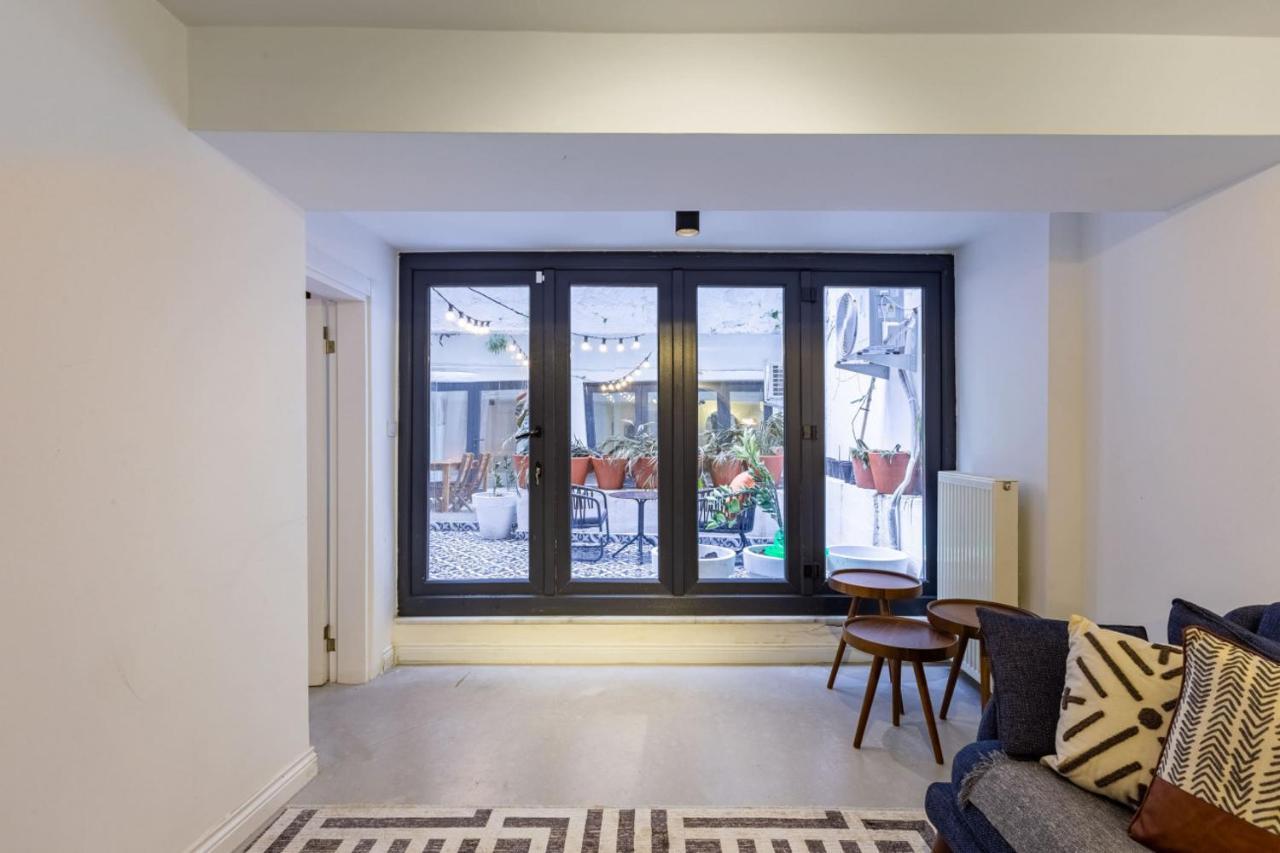 Excellent Flat With Lovely Backyard In Cihangir * Istanbul