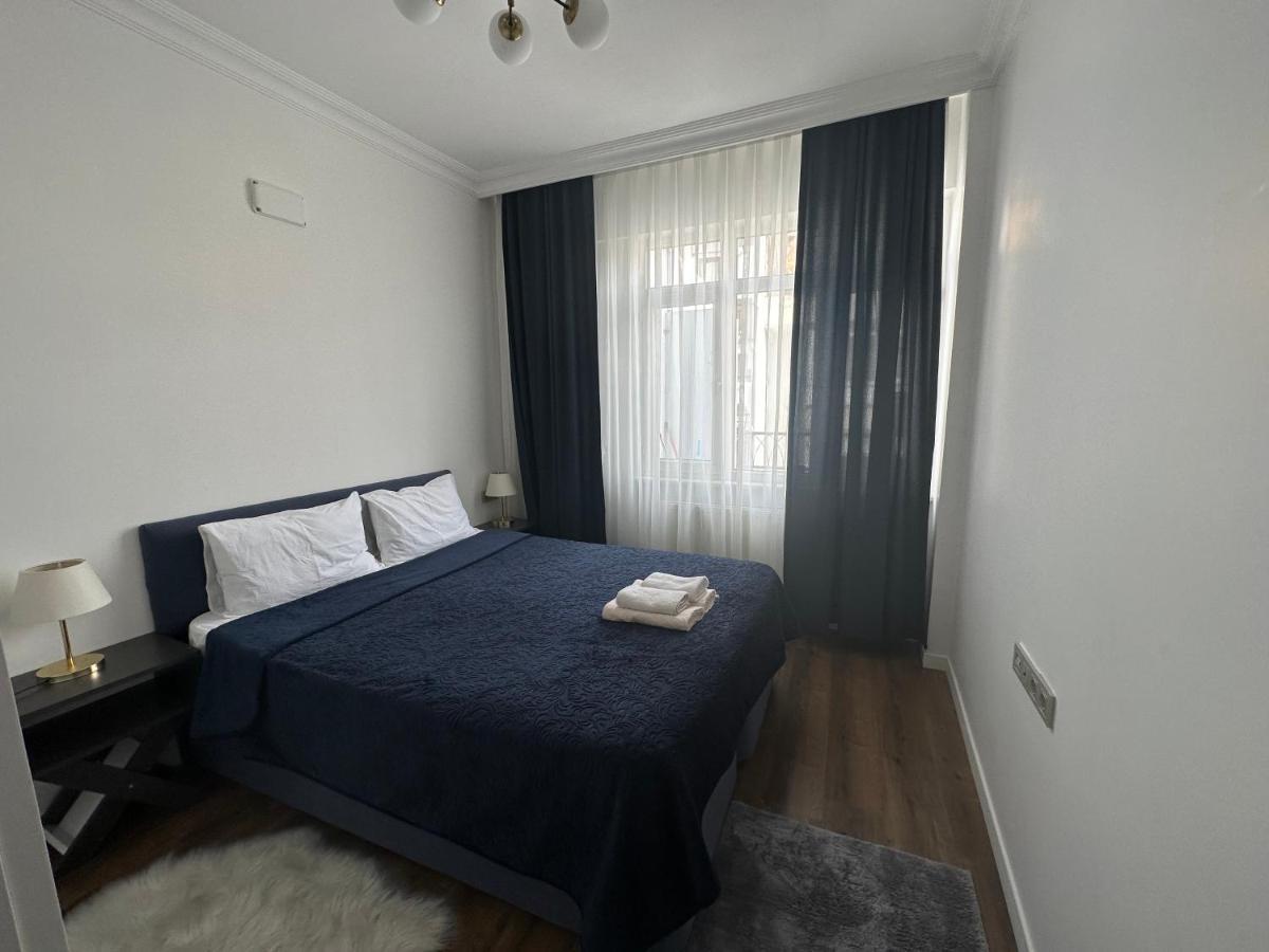 Center Of In Besiktas 2 1 With 2 Bathroom And 3 Air Conditioner Apartment *