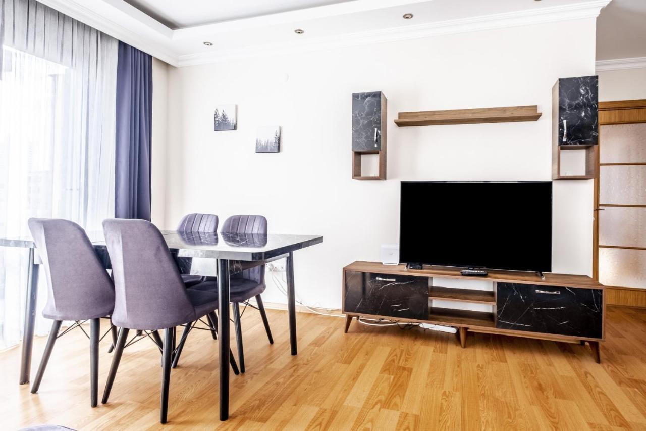 Flat In Maltepe With Balcony Near Shopping Malls