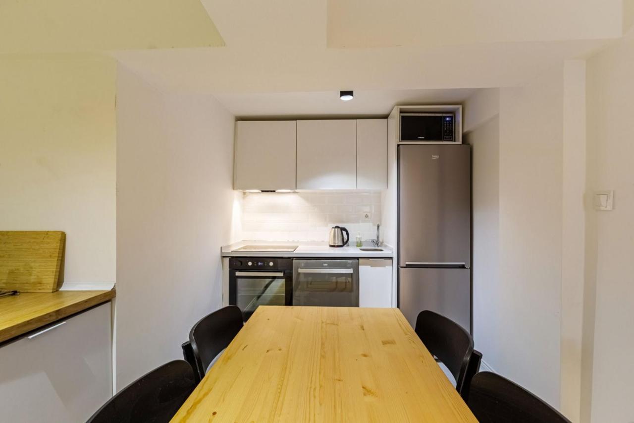 Excellent Flat With Lovely Backyard In Cihangir Apartment *
