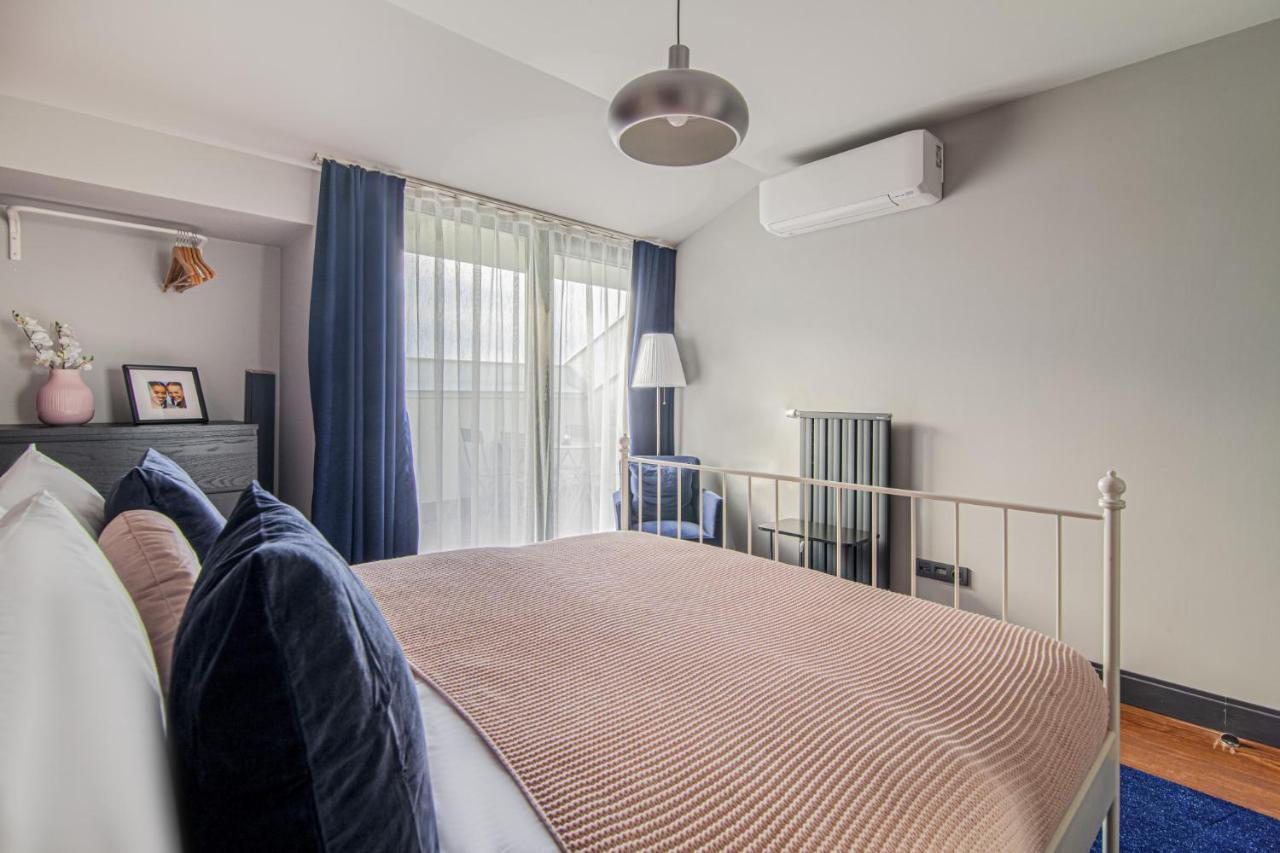 Centrally Located Flat With Balcony In Beyoglu *