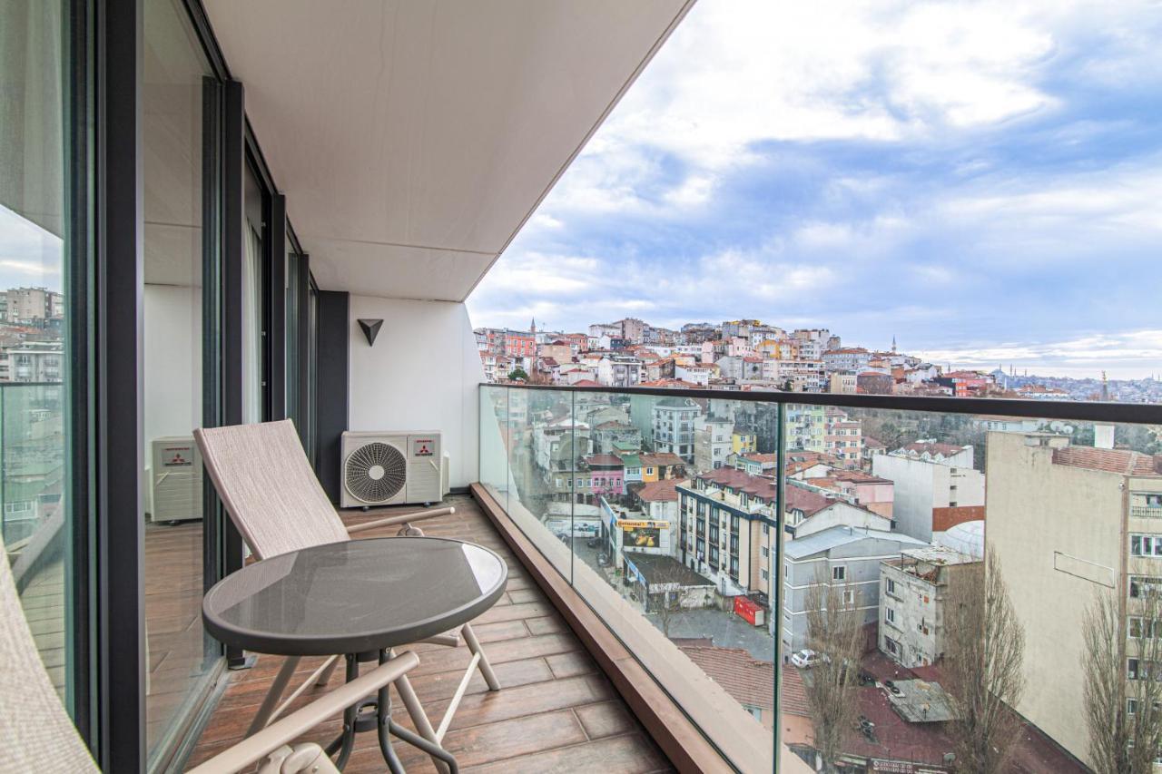 Centrally Located Flat With Balcony In Beyoglu * İstanbul
