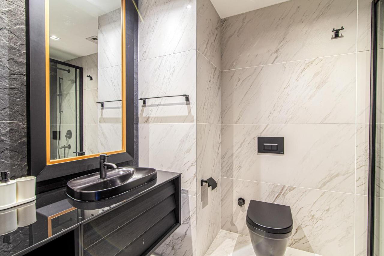 Centrally Located Flat With Balcony In Beyoglu Daire İstanbul