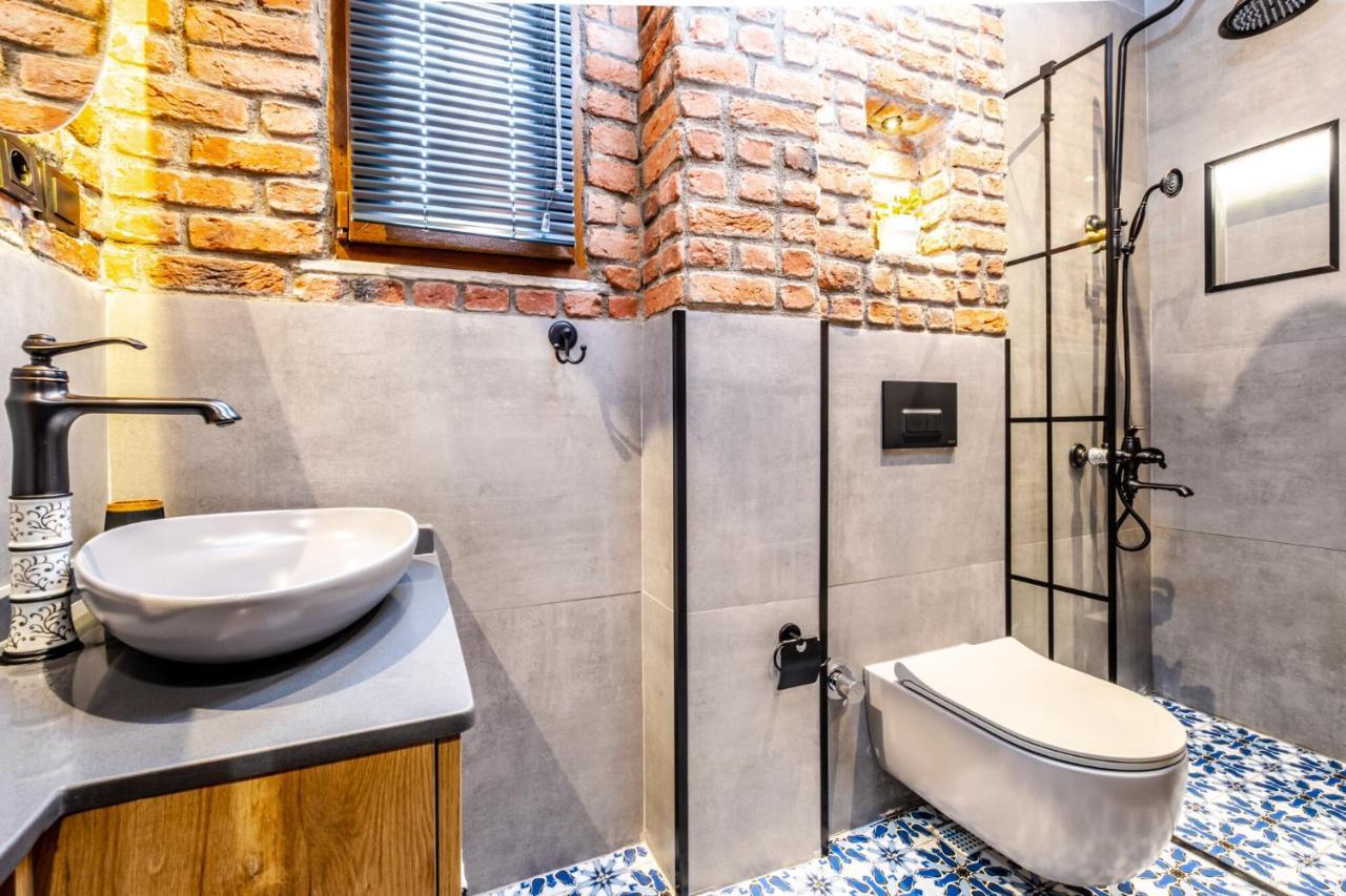 Flat With Galata Tower View Near Sishane Metro