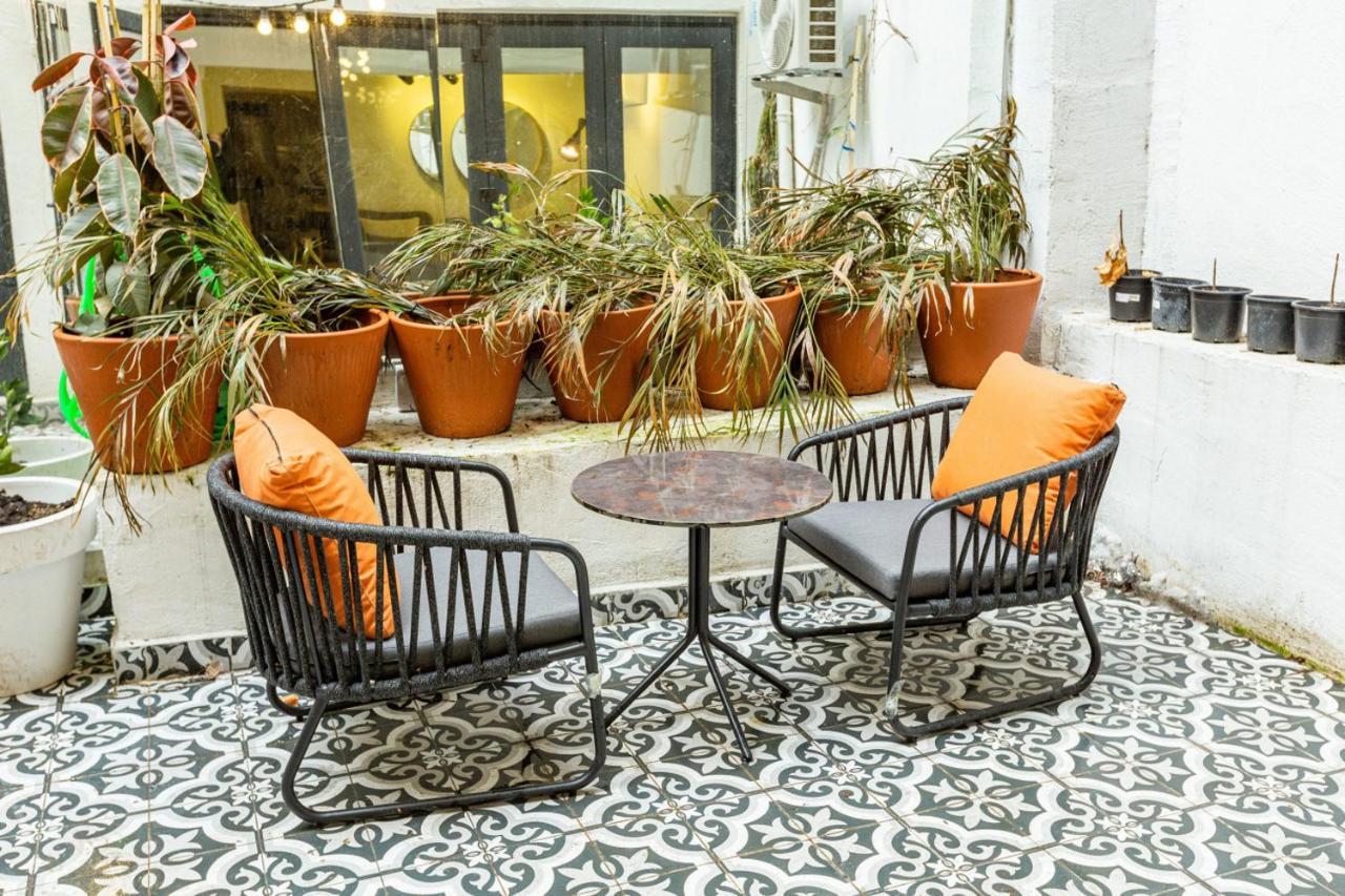 Apartment Excellent Flat With Lovely Backyard In Cihangir Istanbul