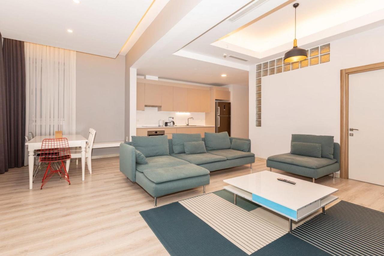 Modern And Spacious Flat With City View In Sariyer *