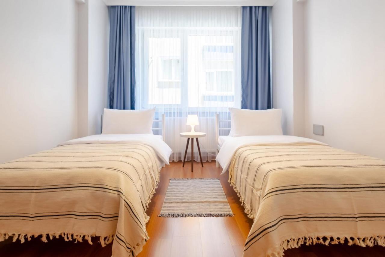 Splendid Flat With Location In Sisli