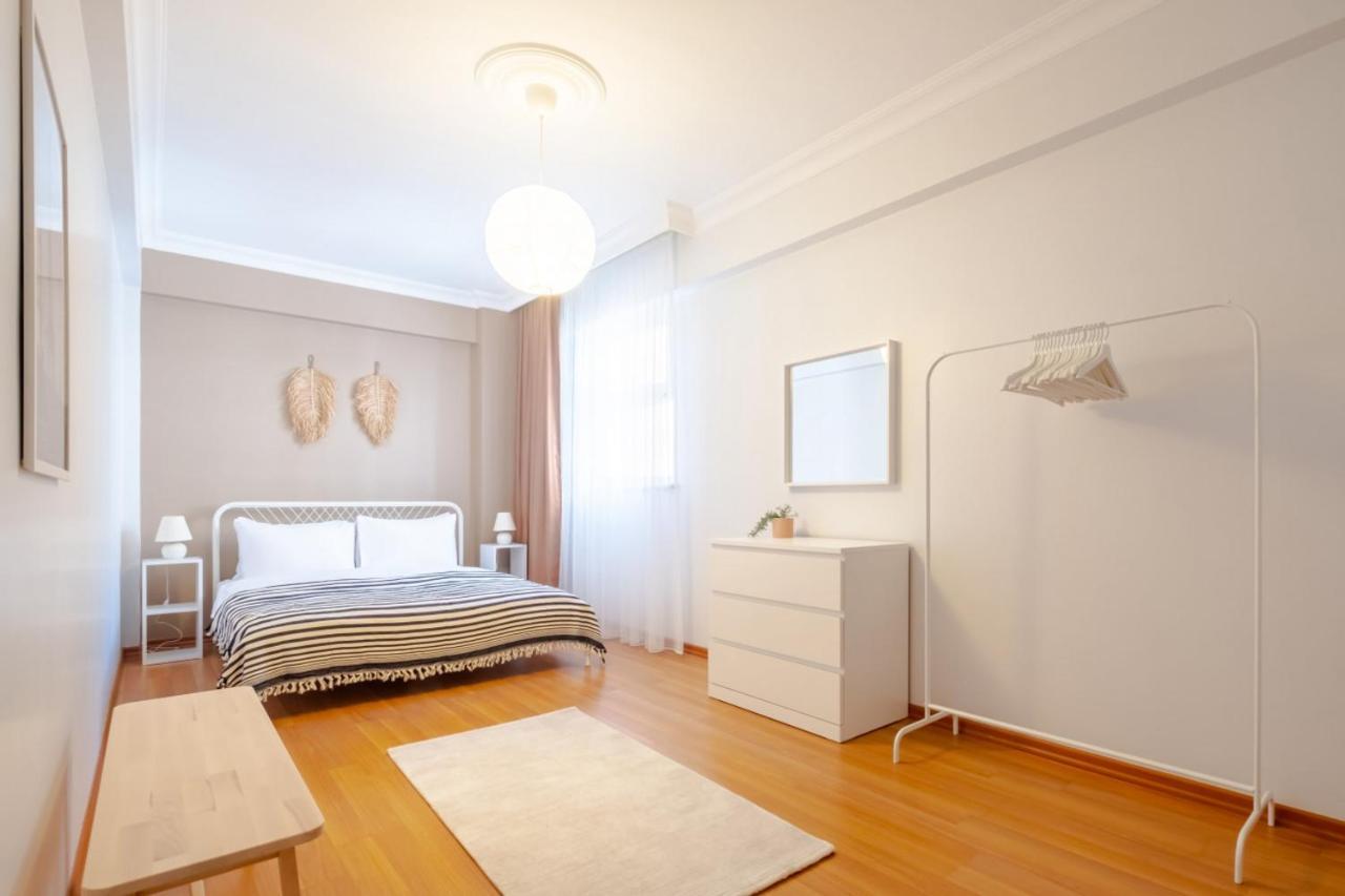 Apartment Splendid Flat With Location In Sisli