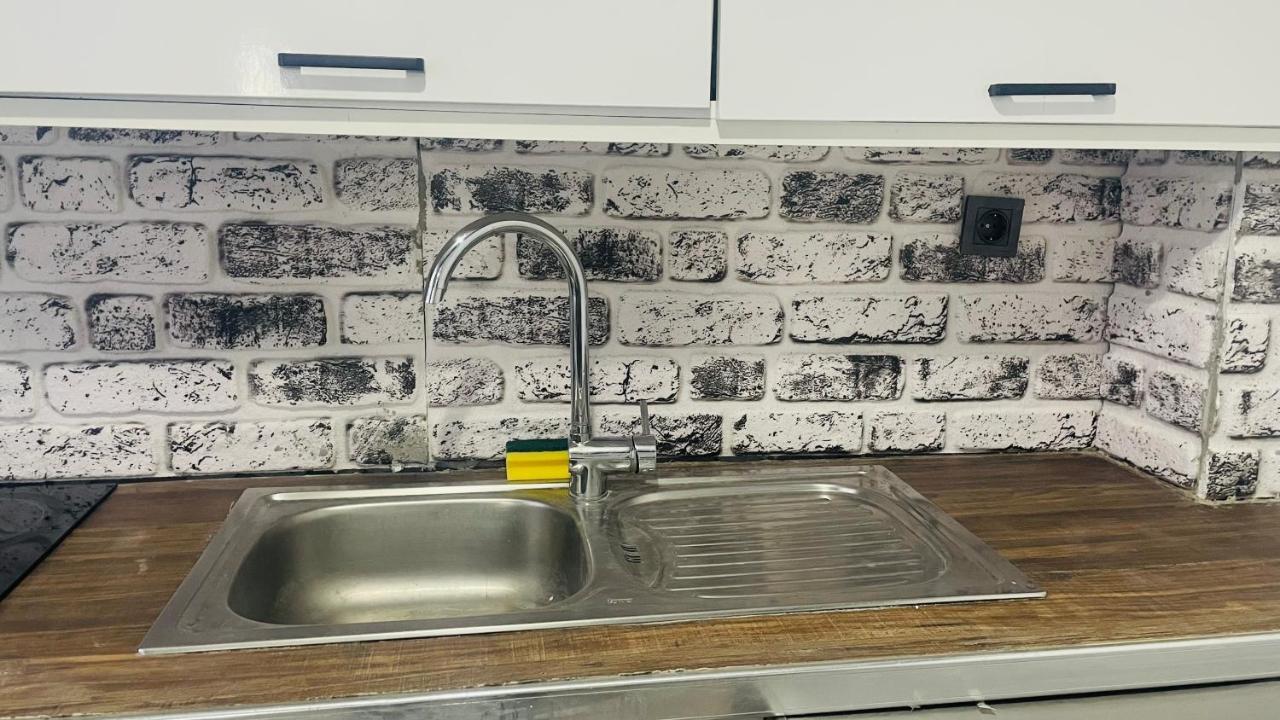 Lux With Perfect Location Apartment
