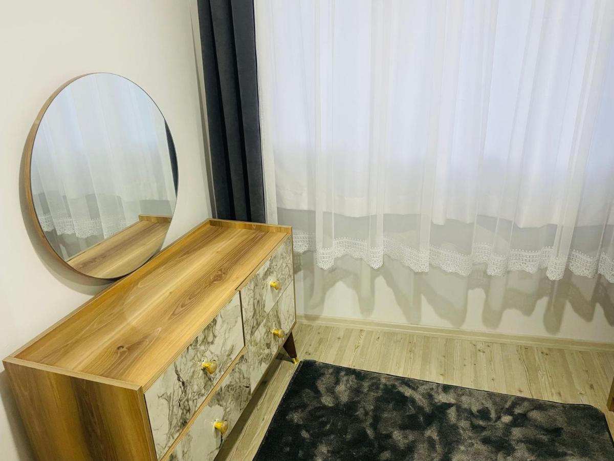 Lux With Perfect Location Apartment