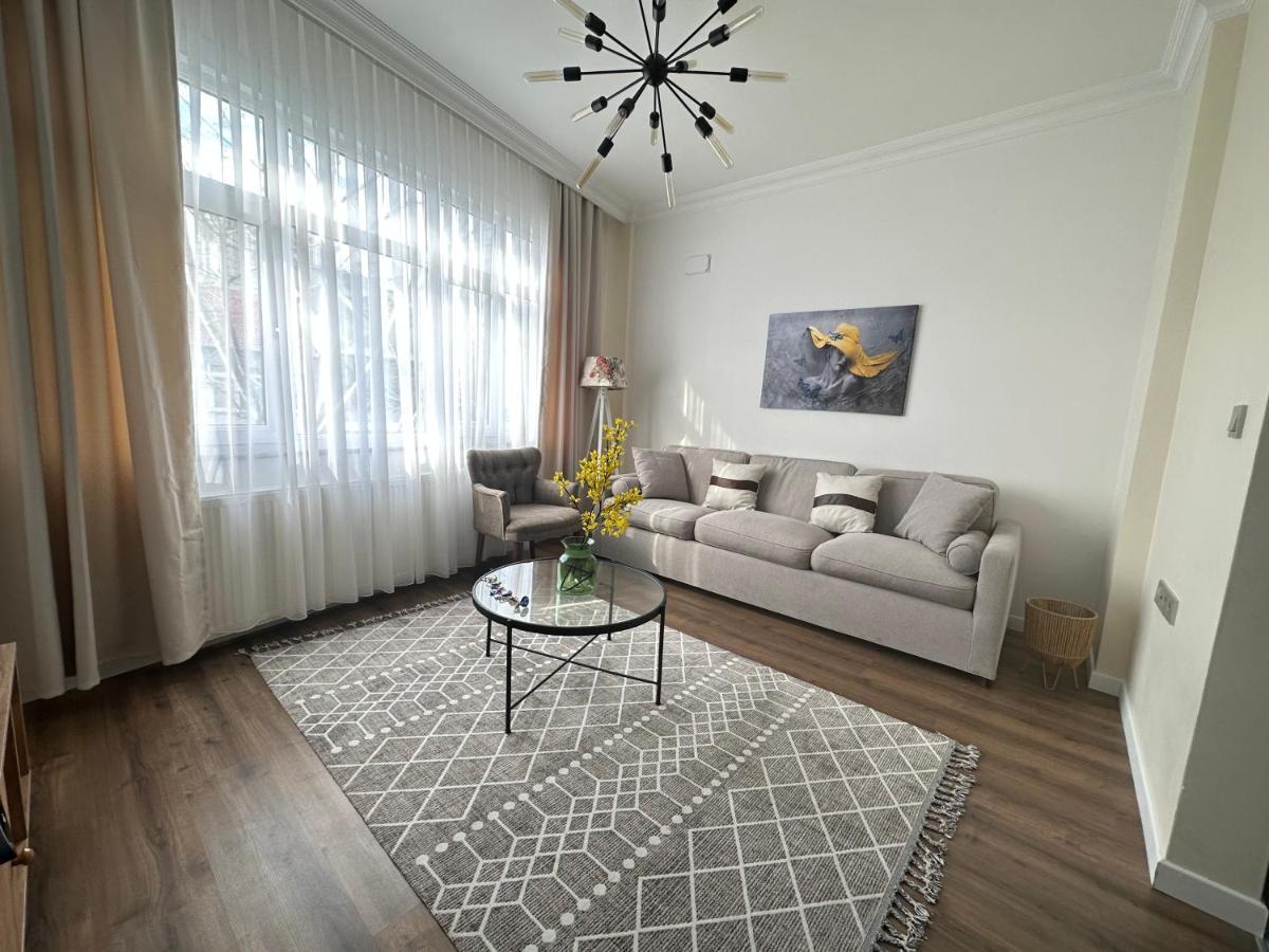 Center Of In Besiktas 2 1 With 2 Bathroom And 3 Air Conditioner Apartment *