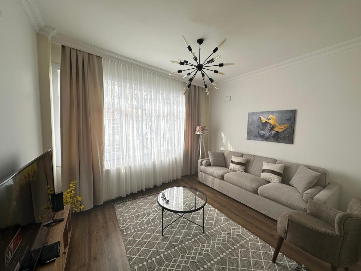 Center Of In Besiktas 2 1 With 2 Bathroom And 3 Air Conditioner *
