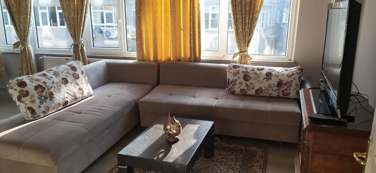 Ueskuedar Carsi * Istanbul