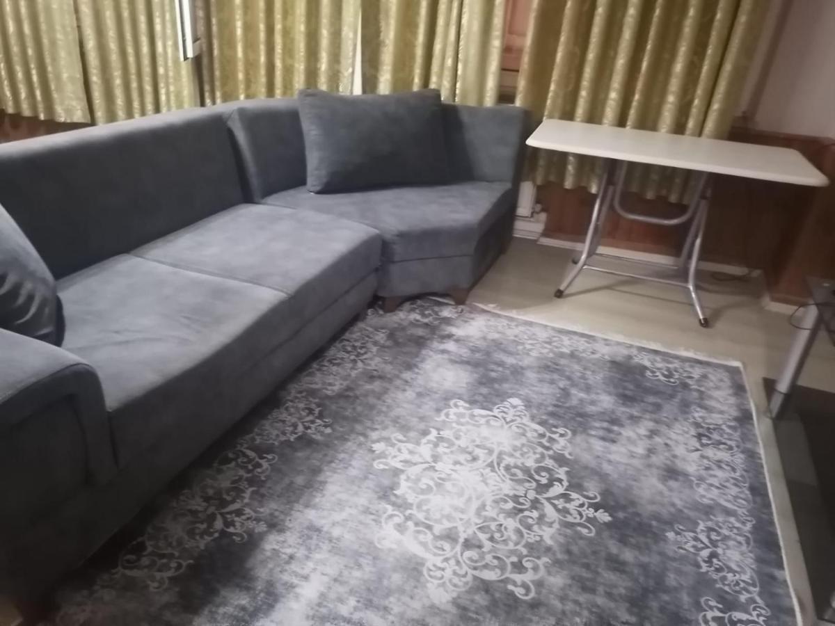 Ueskuedar Carsi * Istanbul