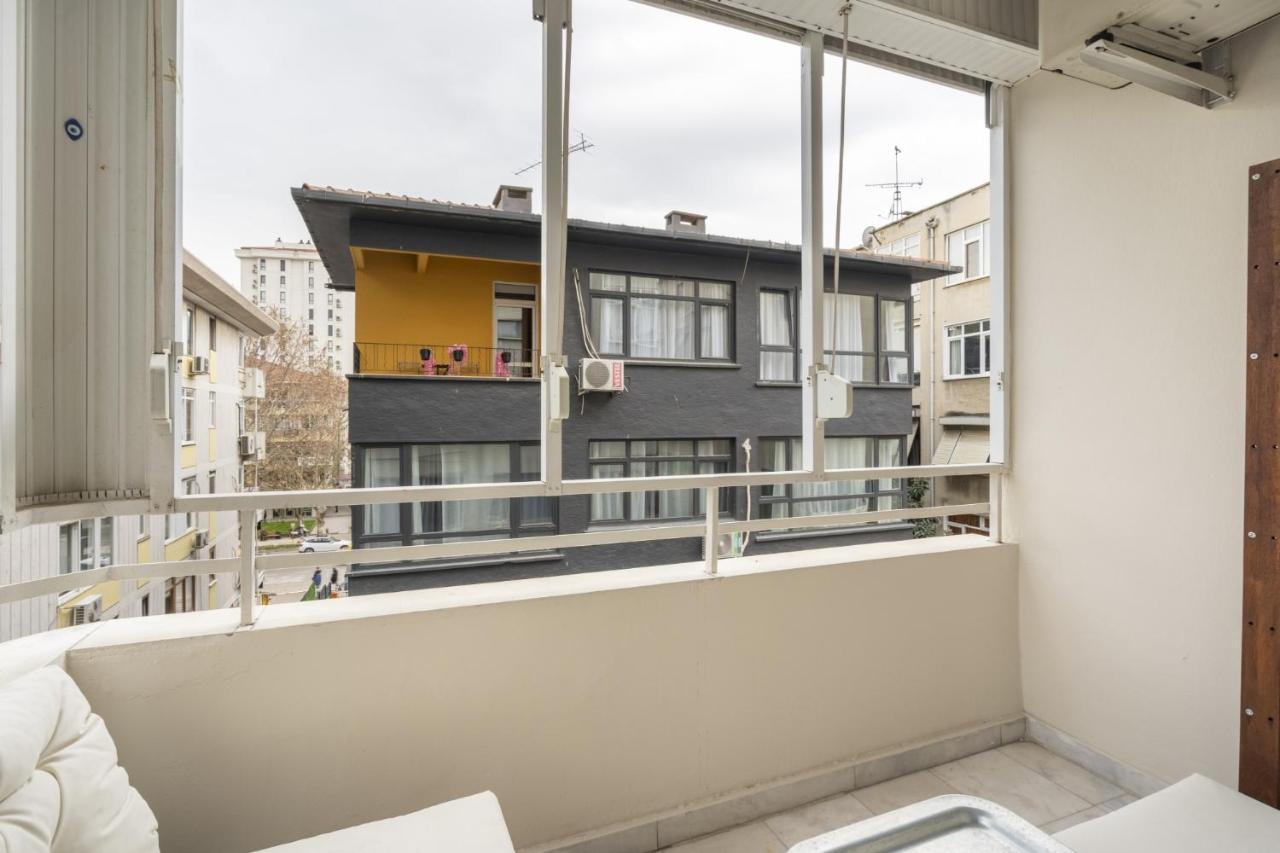 Colorful House With Balcony On Bagdat Street Daire *