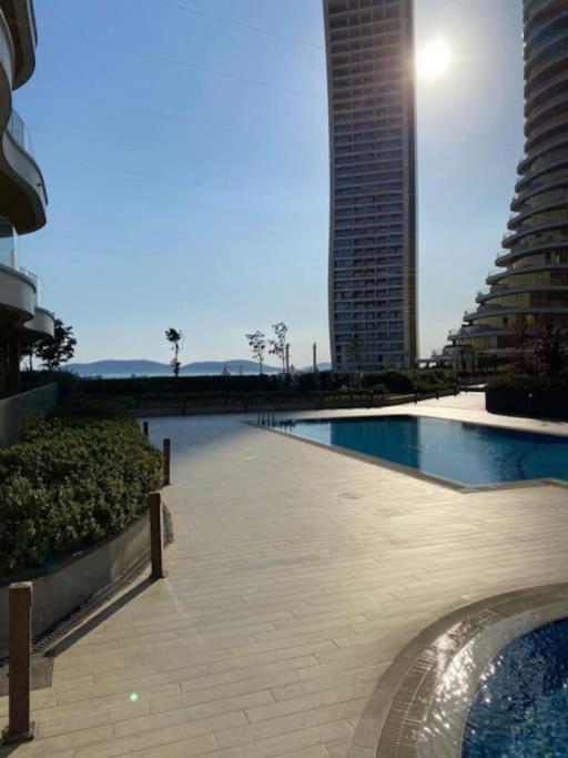 Wonderfully Located Seaside 3 Minutes To Metro * Istanbul