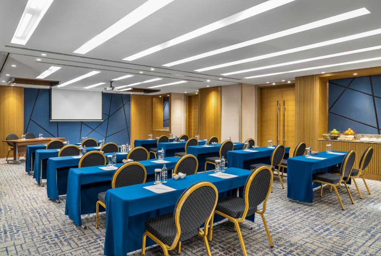 Crowne Plaza Florya By Ihg 5*