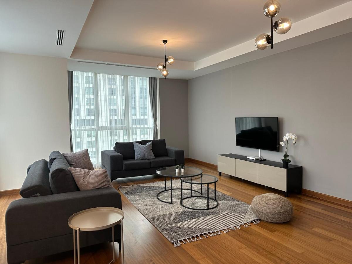 Bright 3 Bedroom & 2 Bath In Mashattan Residence, Maslak Sariyer * Istanbul
