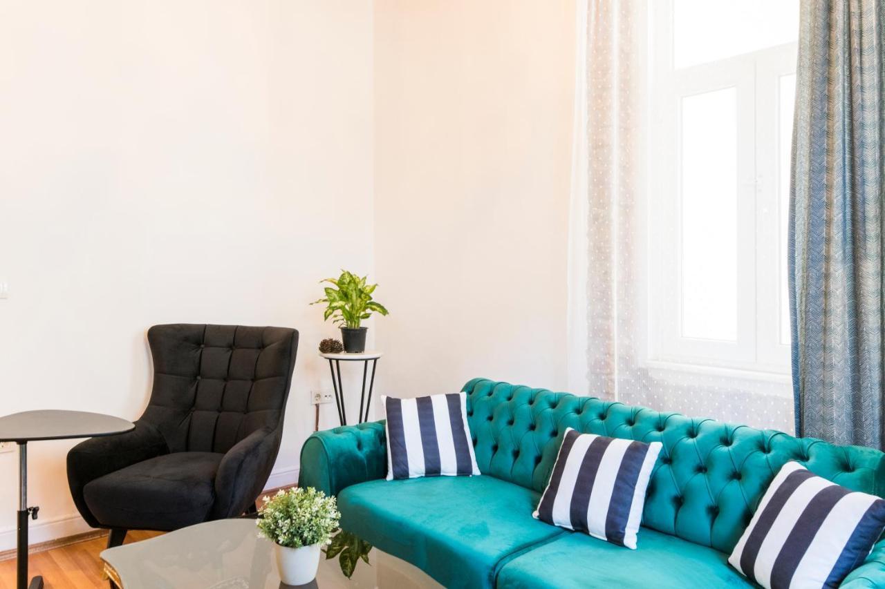 Apartment By Galata- Historical And Modern *