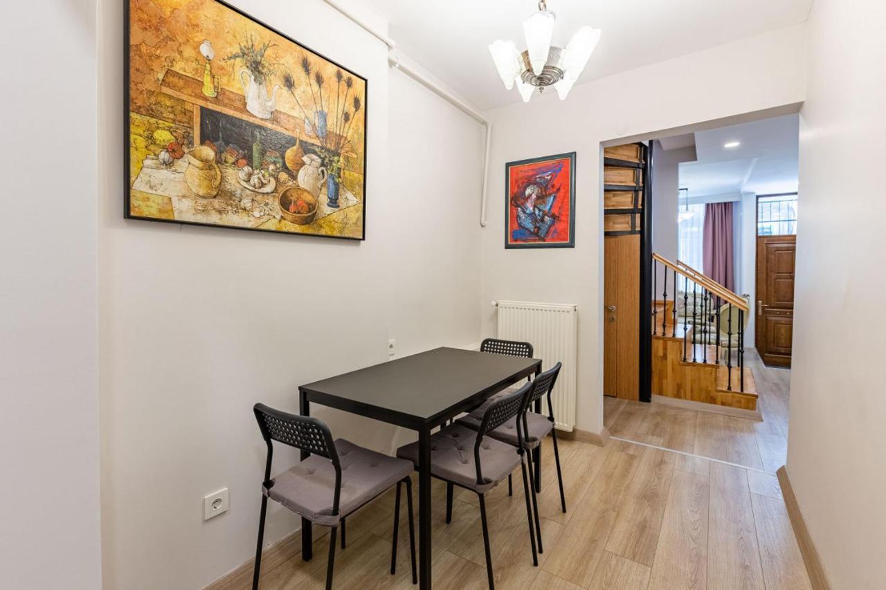 Duplex House Near Trendy Attractions In Sisli Istanbul
