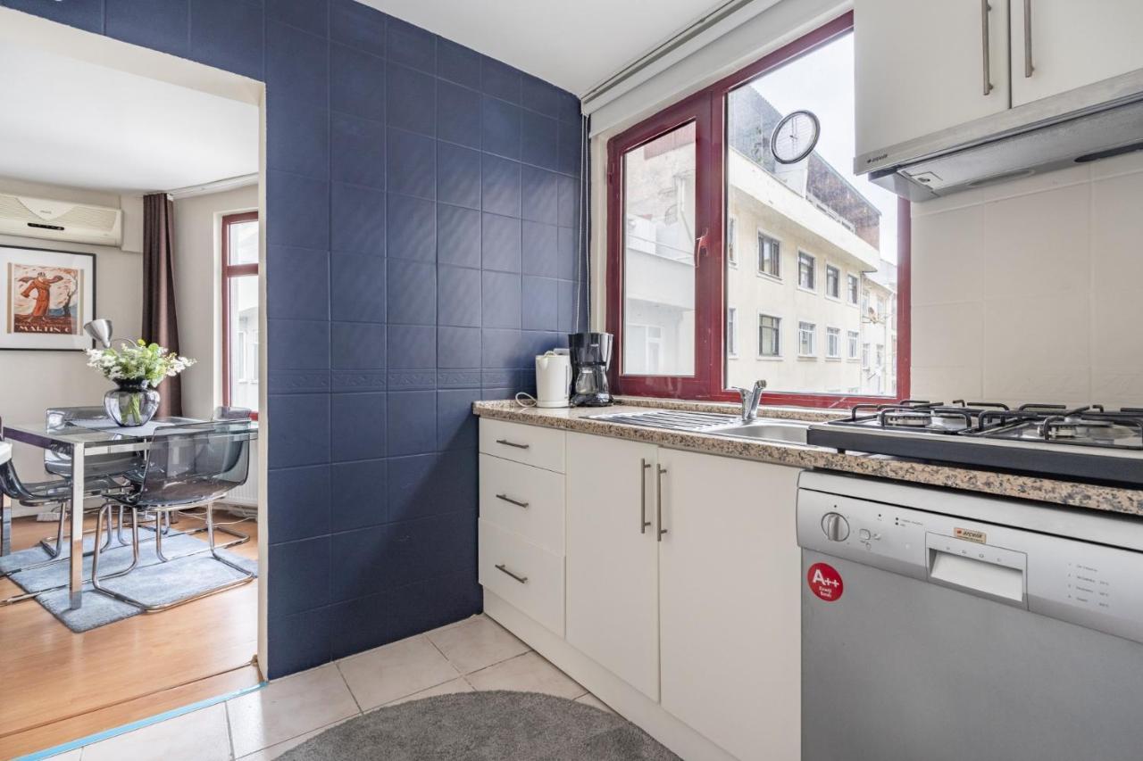 Central Flat With Balcony And Terrace In Sisli Apartment Istanbul