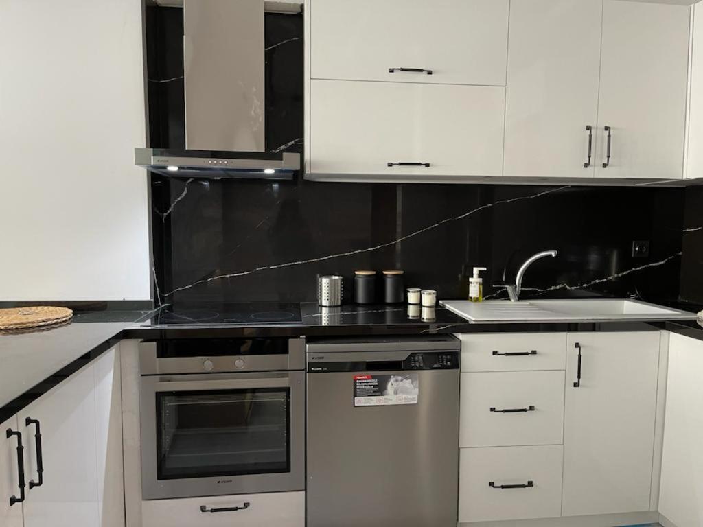 Fully Renovated Modern *