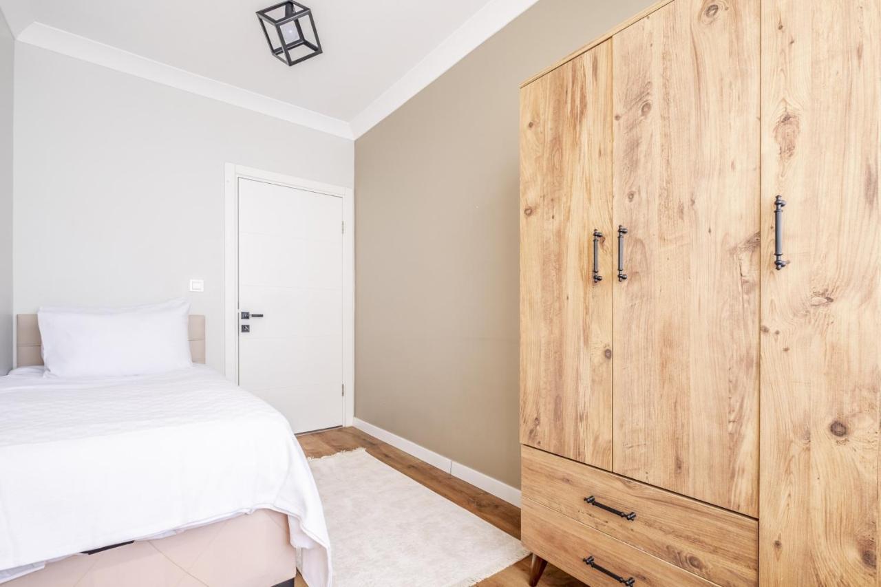 Vibrant Flat With Balcony In Maltepe