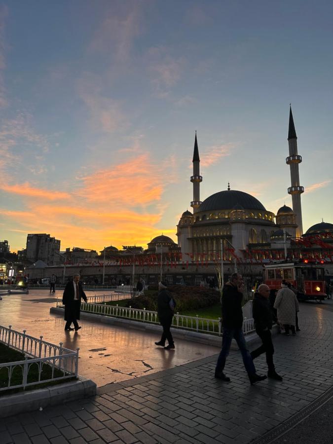 S.e.s. Taksim Apartment *