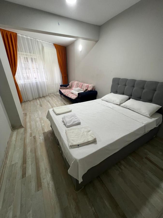 Darius Suites Old