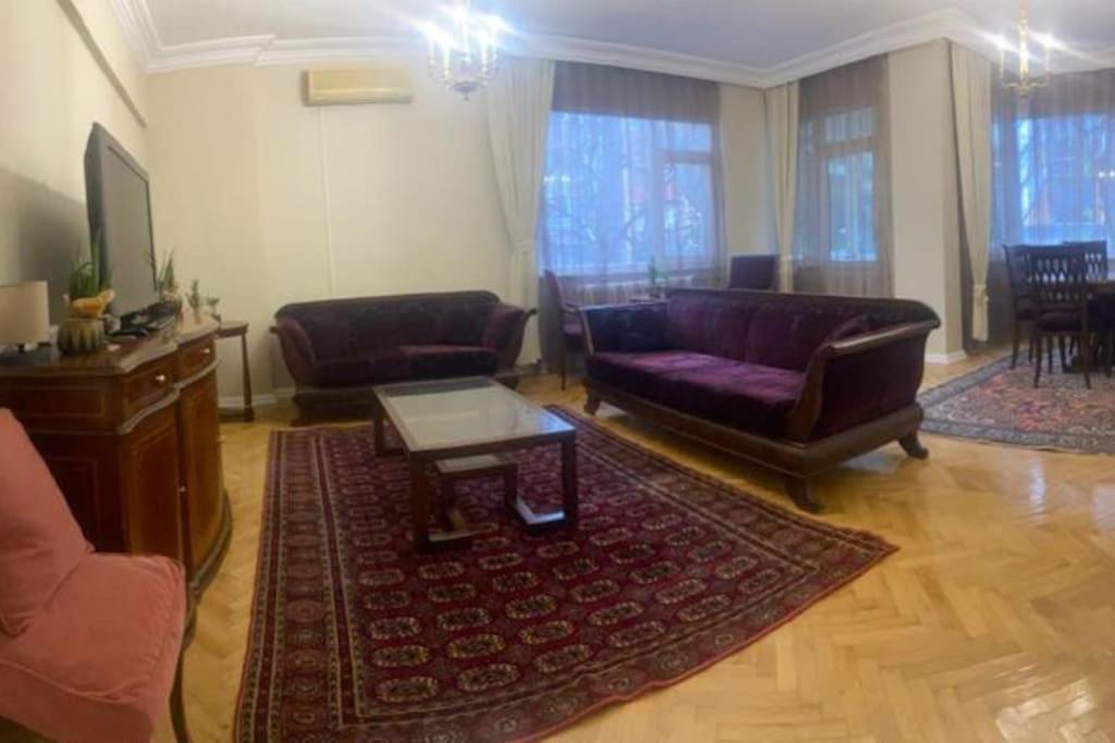 Serene & Spacious 3br In Istanbul's Prime Location - Discover Vibrant Seafront Living Apartment